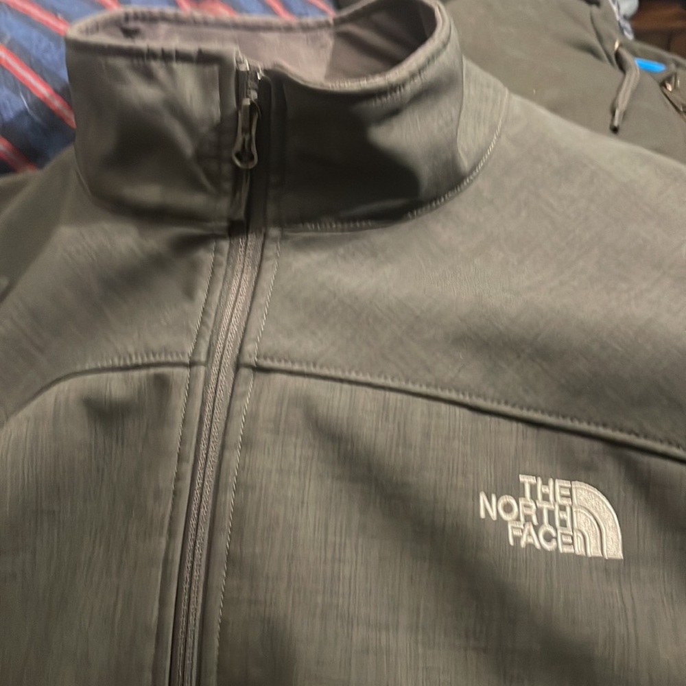 The North Face XXL Jacket - Picture 2 of 11